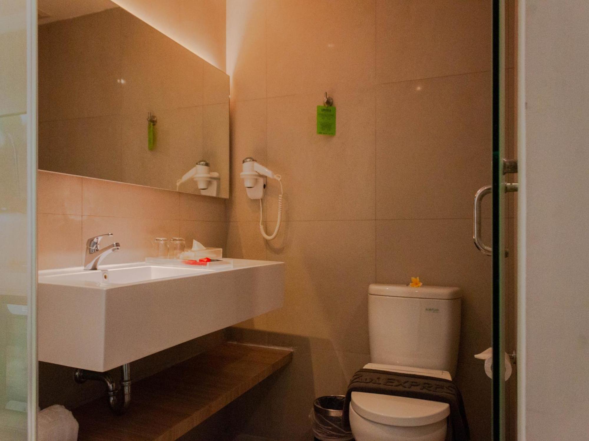 Hotel Zuri Express Jimbaran Extérieur photo